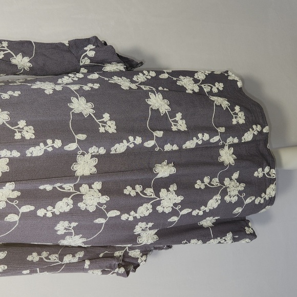 Altar'd-State Cool Grey White Floral Embroidered Bell Sleeve Cut-Out Back Mini S - Picture 9 of 16